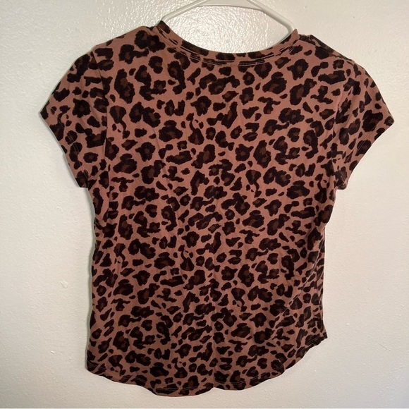 Abercrombie & Fitch Knotted Crew Tee Animal Print - Picture 7 of 11